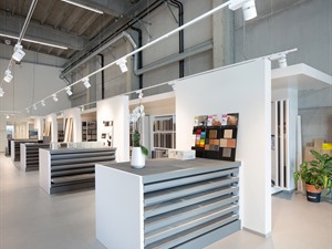 Uitgebreide showroom